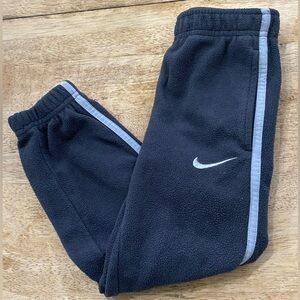 Nike Therma Fit Boy’s Sz 5 Dk‎ Gray Fuzzy Fleece Joggers